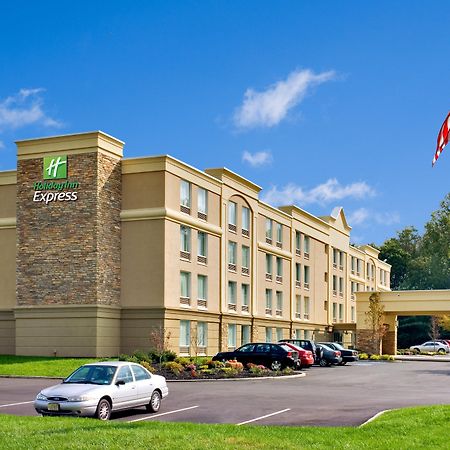 Holiday Inn Express & Suites West Long Branch - Eatontown, An Ihg Hotel Экстерьер фото
