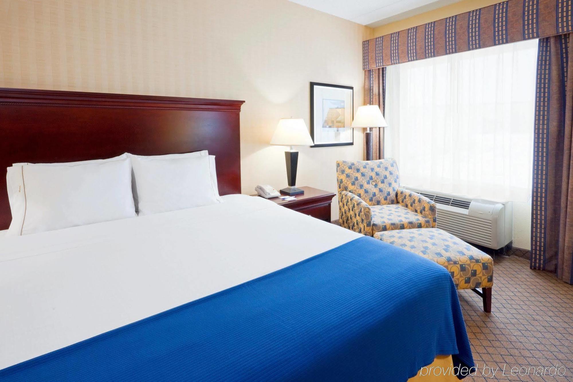 Holiday Inn Express & Suites West Long Branch - Eatontown, An Ihg Hotel Номер фото