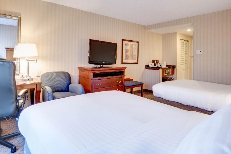 Holiday Inn Express & Suites West Long Branch - Eatontown, An Ihg Hotel Экстерьер фото